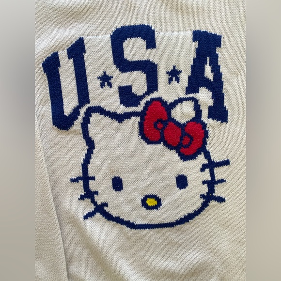 Hello Kitty USA Knit Sweater Casual Hello Kitty Graphic Women’s XL Heavy Wear - Picture 5 of 9